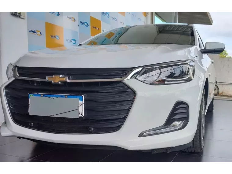 Chevrolet Onix Branco 4