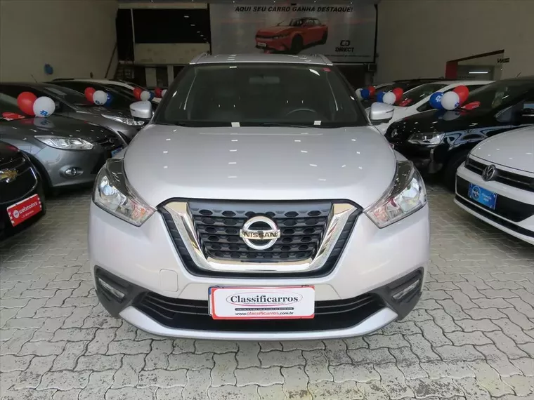 Nissan Kicks Preto 12