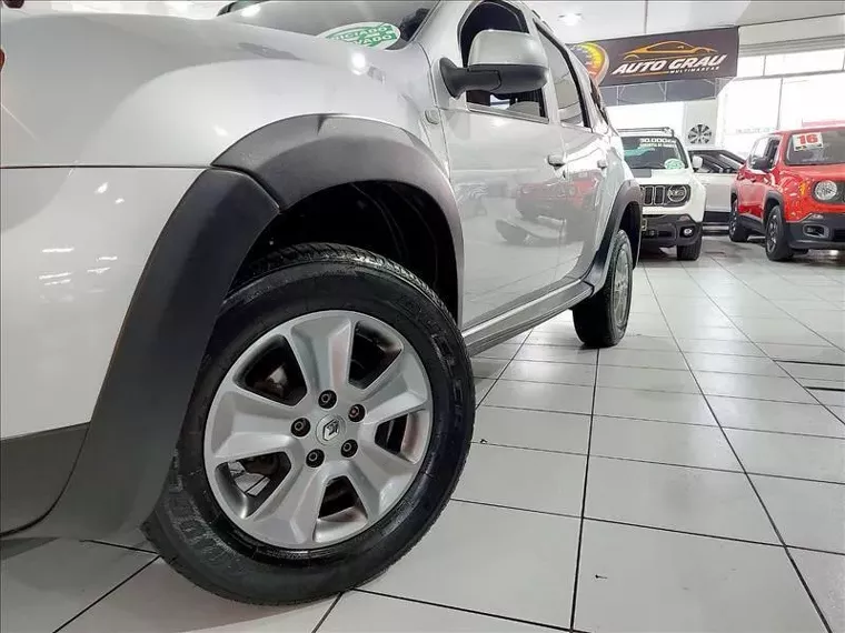 Renault Duster Prata 14