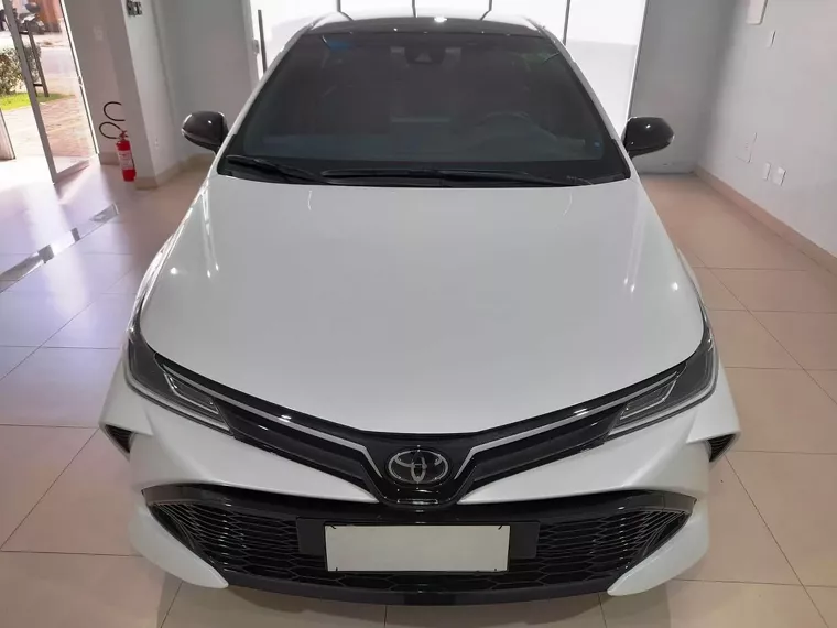 Toyota Corolla Branco 16