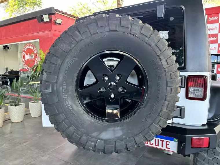 Jeep Wrangler Branco 27