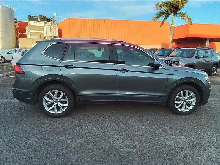 Volkswagen Tiguan Cinza 3