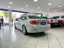 320i