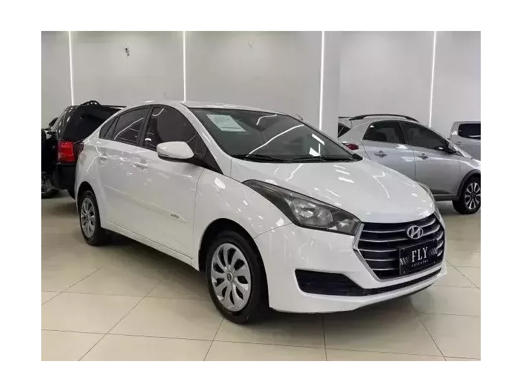 Hyundai HB20S Branco 3