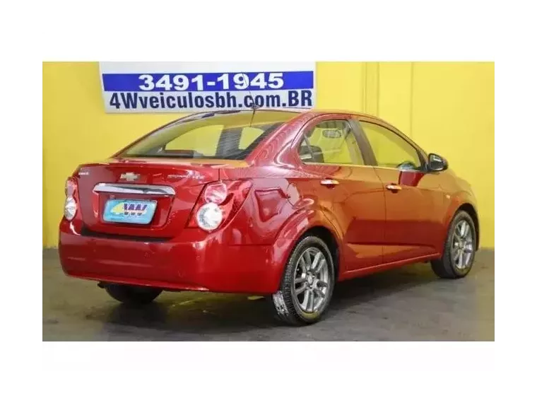 Chevrolet Sonic Vermelho 8