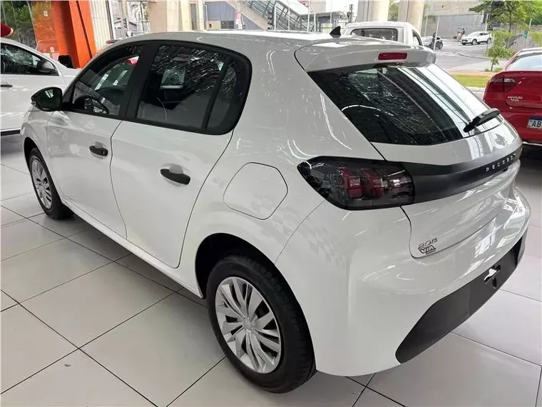 Peugeot 208 Branco 5