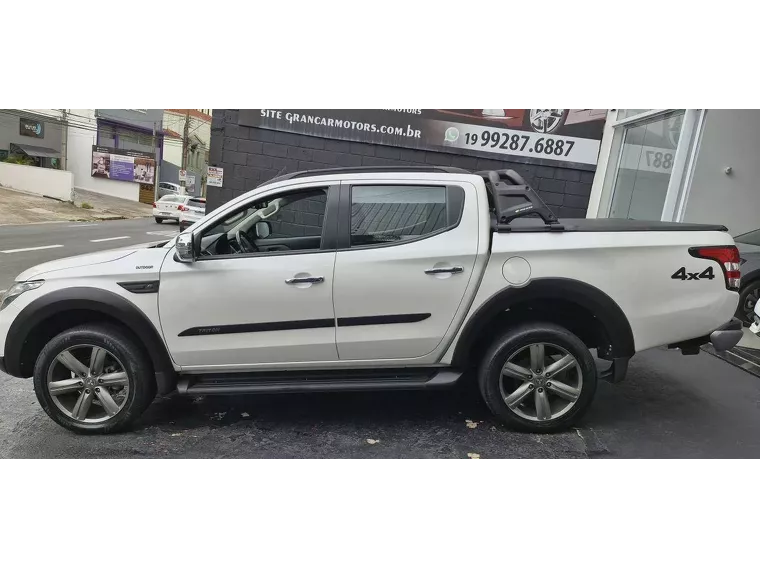 Mitsubishi L200 Triton Branco 2