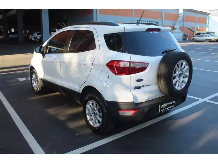 Ford Ecosport Branco 4