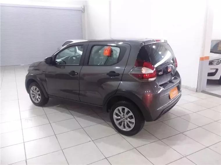 Fiat Mobi Prata 3