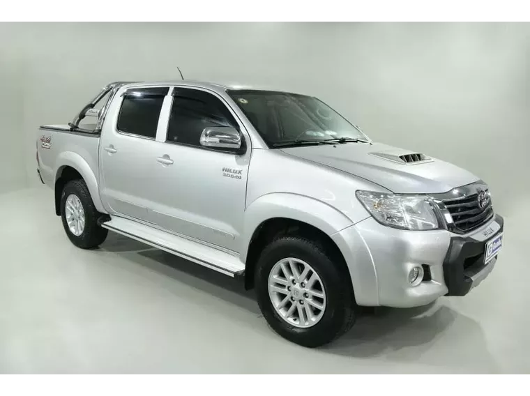 Toyota Hilux Prata 16