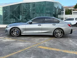 BMW 320i