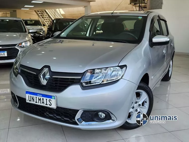 Renault Sandero Prata 1