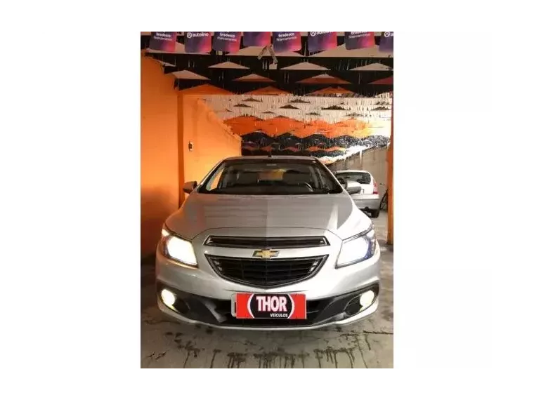 Chevrolet Prisma Prata 9