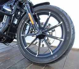 Harley-Davidson Sportster 883