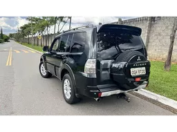 Mitsubishi Pajero Full