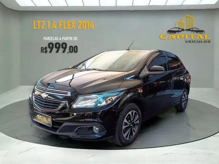 Chevrolet Onix Preto 9