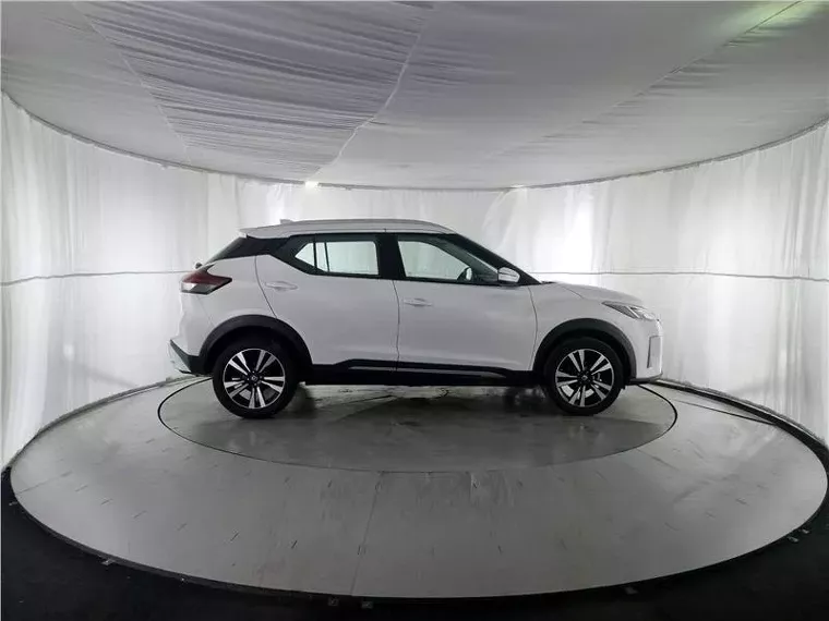 Nissan Kicks Branco 8