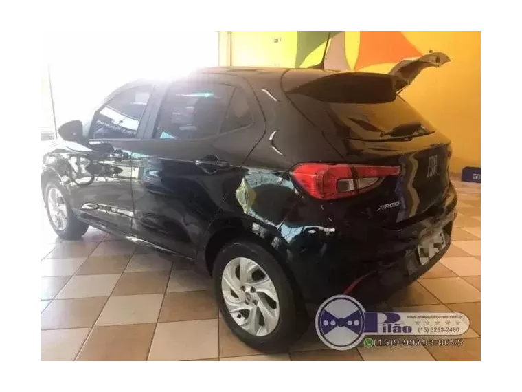 Fiat Argo Preto 5