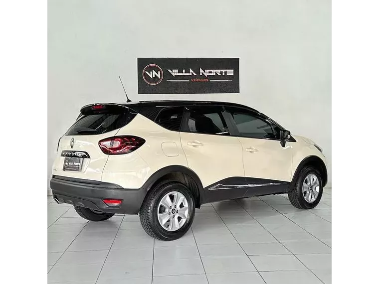 Renault Captur Bege 14