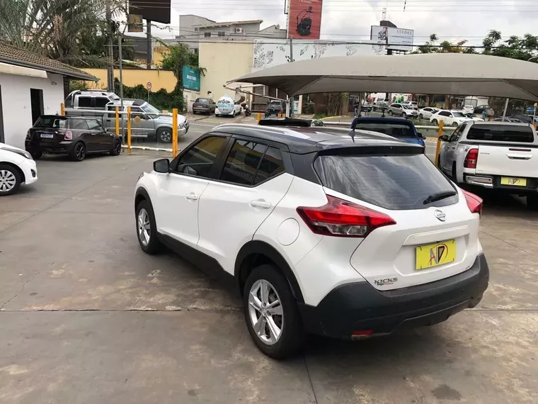 Nissan Kicks Branco 7