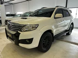 Toyota Hilux SW4