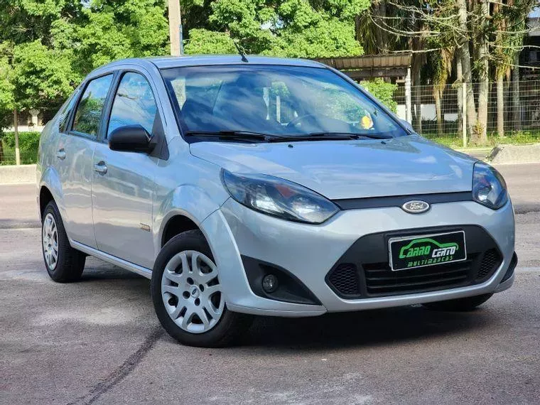 Ford Fiesta Prata 3