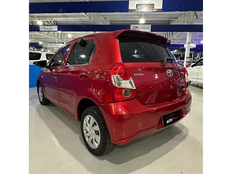 Toyota Etios Vermelho 6