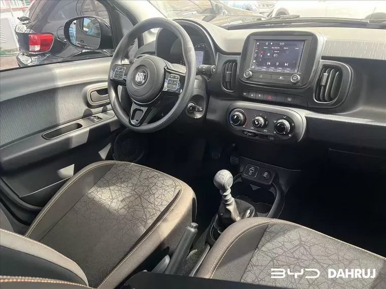 Fiat Mobi Cinza 12