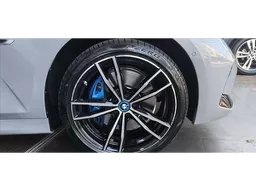 BMW 330e