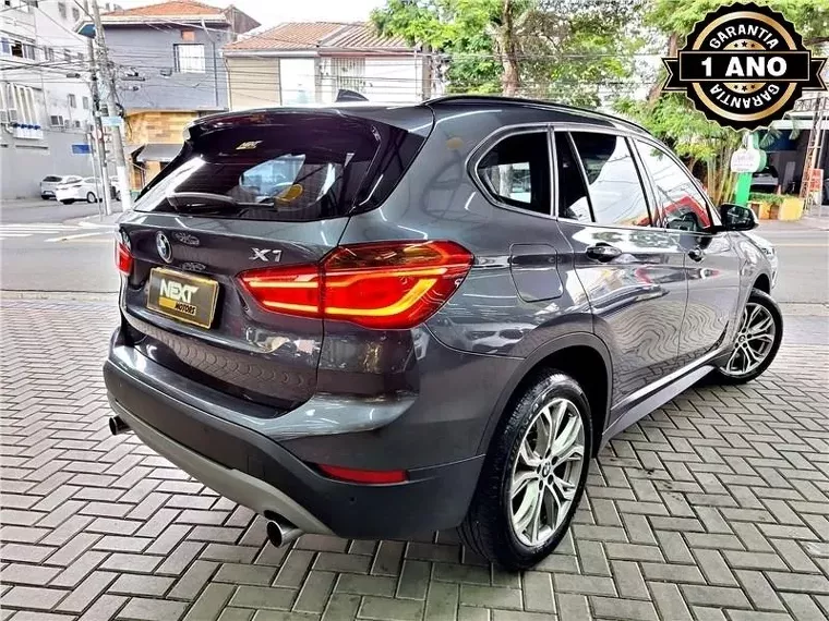 BMW X1 Cinza 15