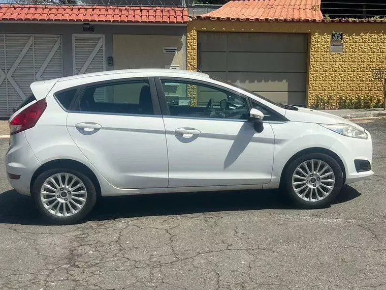 Ford Fiesta Branco 7