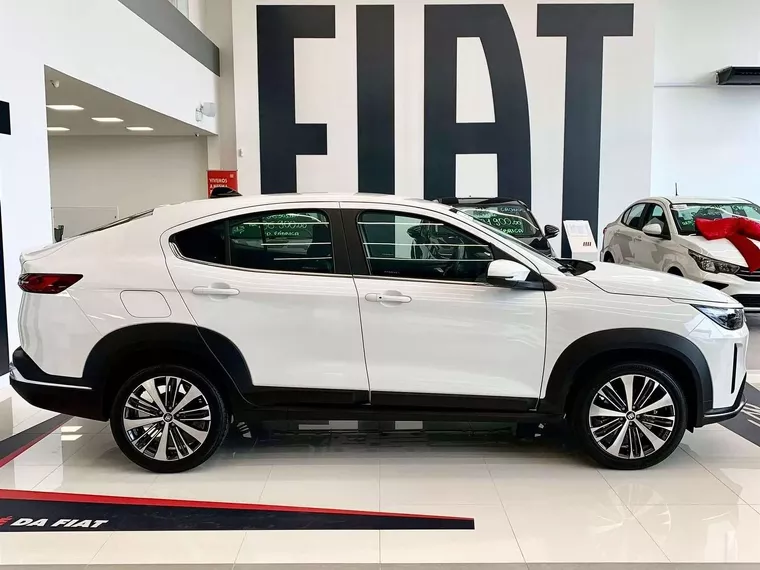 Fiat Fastback Branco 10