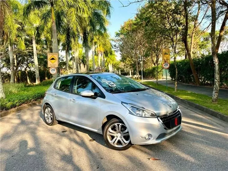 Peugeot 208 Prata 4