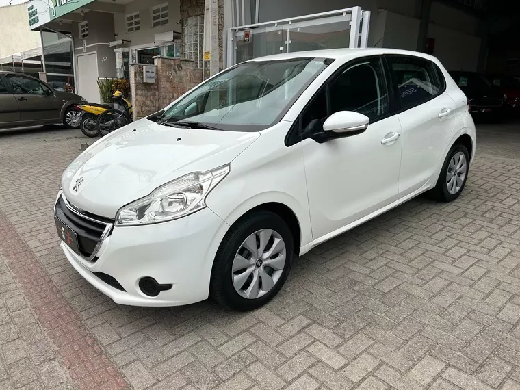 Peugeot 208 Branco 3