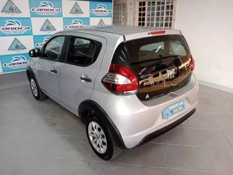 Fiat Mobi Prata 5