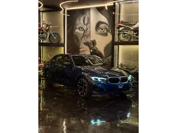 BMW 320i