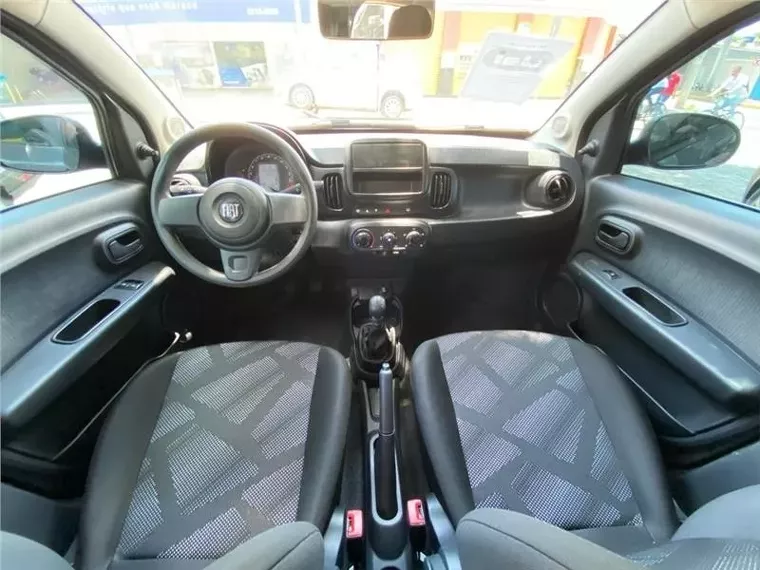 Fiat Mobi Cinza 13