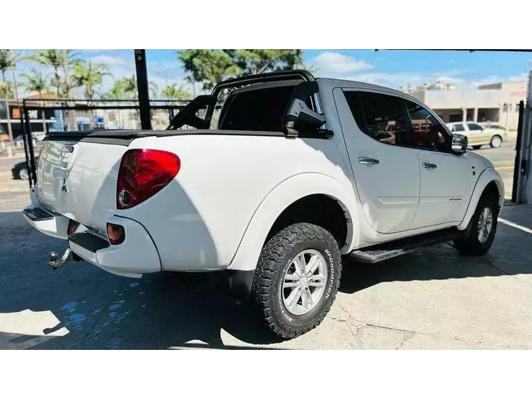 Mitsubishi L200 Triton Branco 10