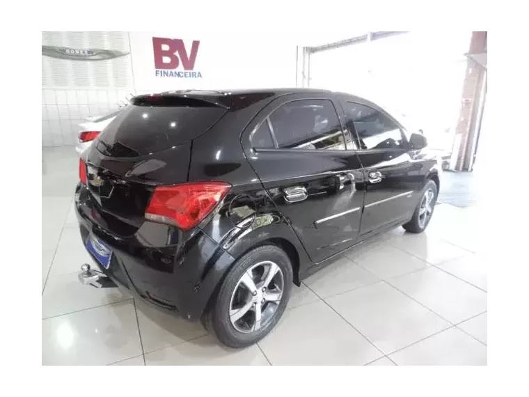 Chevrolet Onix Preto 9