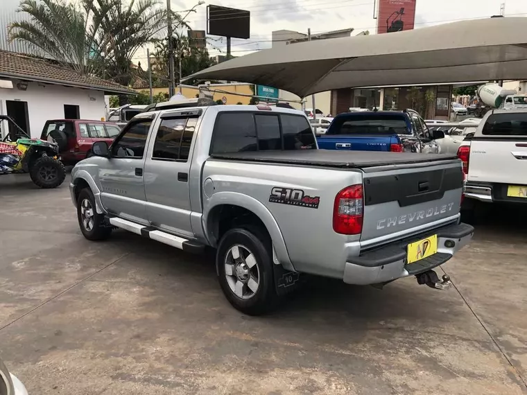 Chevrolet S10 Prata 6