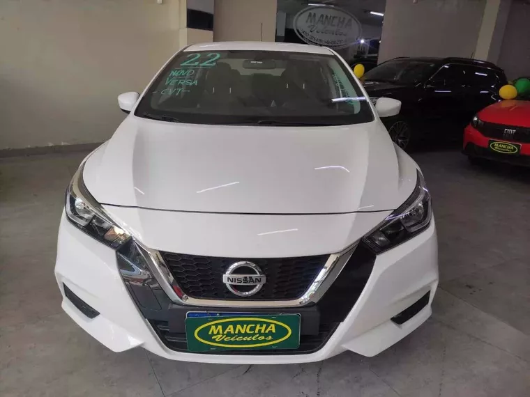 Nissan Versa Branco 3