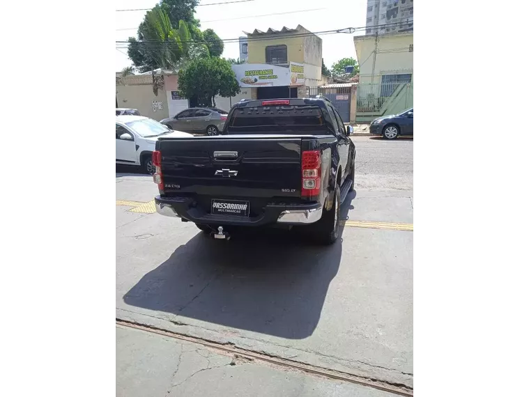 Chevrolet S10 Preto 16