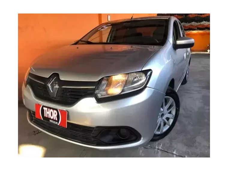 Renault Logan Prata 1