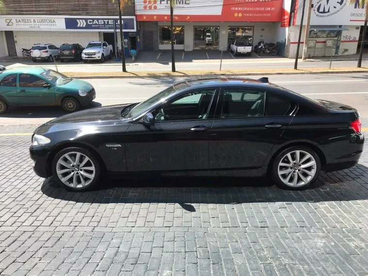BMW 550i Preto 2