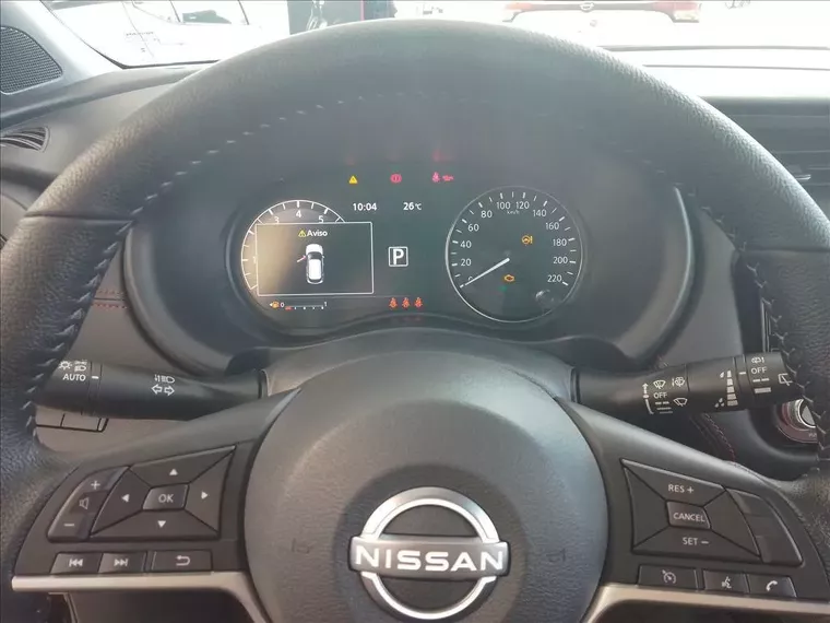 Nissan Kicks Preto 12