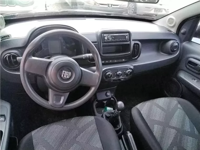 Fiat Mobi Prata 9