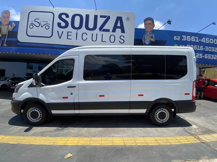 Ford Transit Branco 7