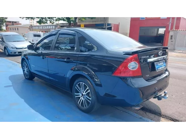 Ford Focus Preto 5