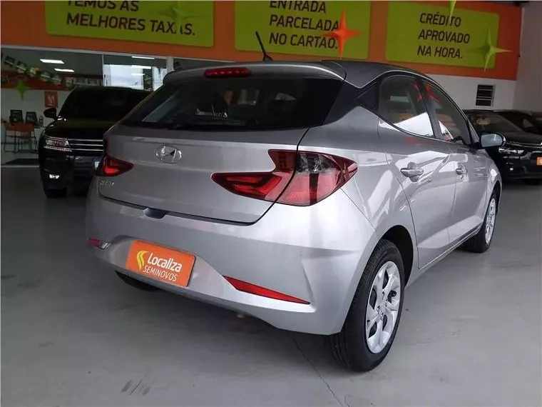 Hyundai HB20 Prata 5