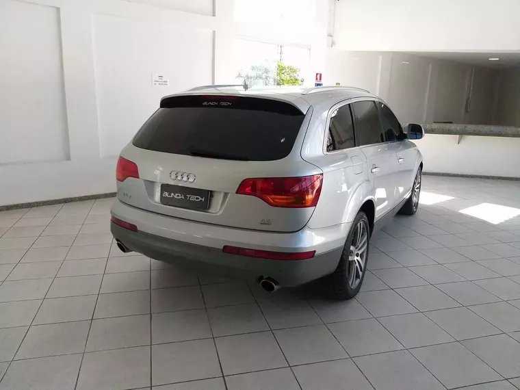 Audi Q7 Prata 2